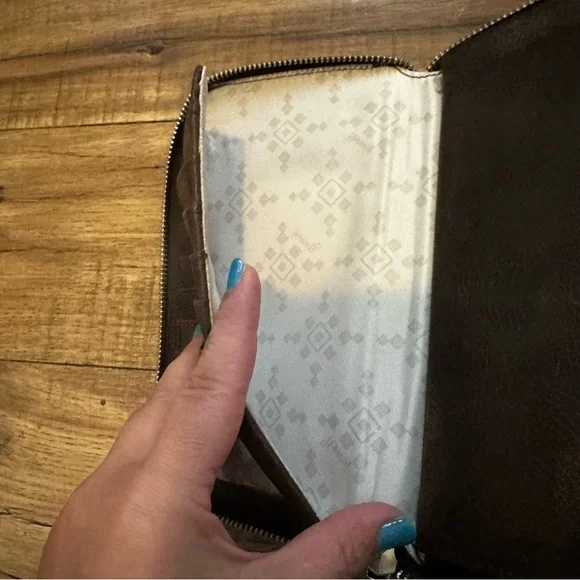 Thirty-one All About the Benjamins Brown Leather Wallet - Picture 5 of 7